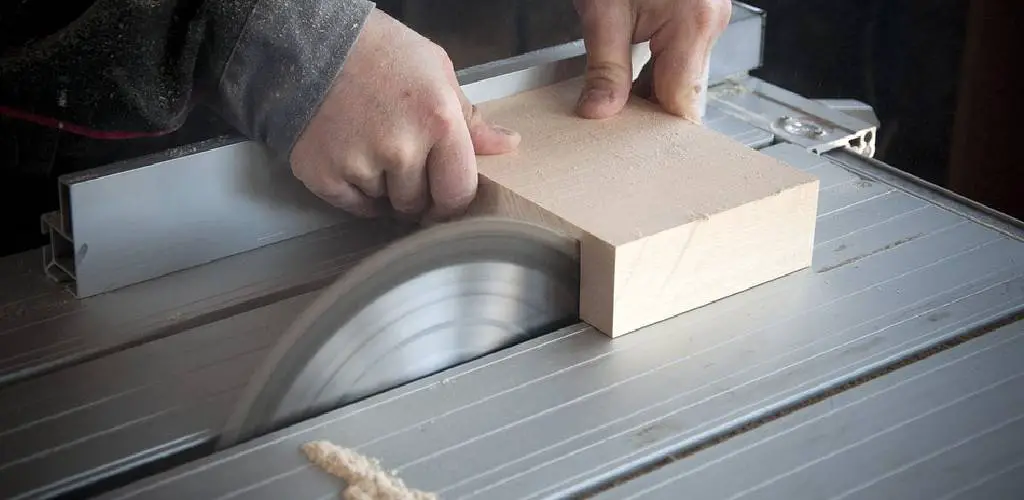 how to square a board with a table saw