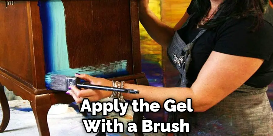 Apply the Gel With a Brush