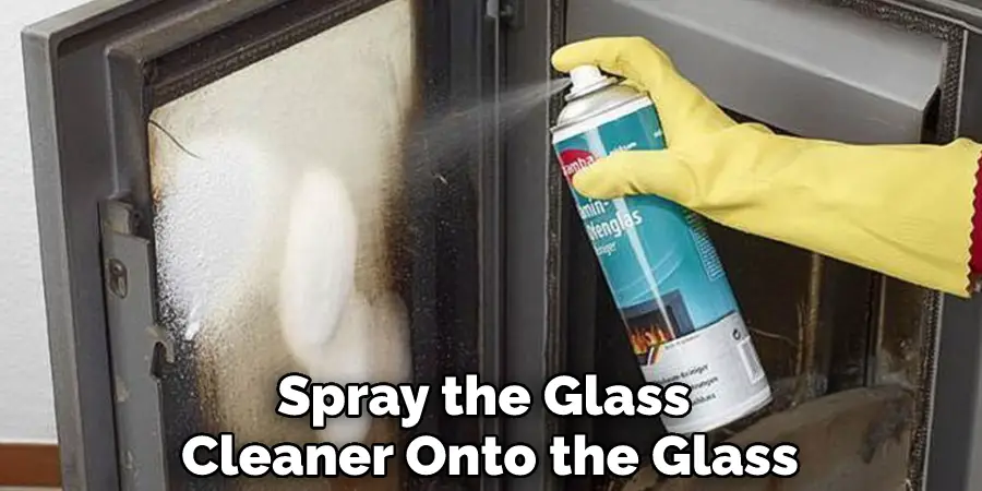 Spray the Glass Cleaner Onto the Glass