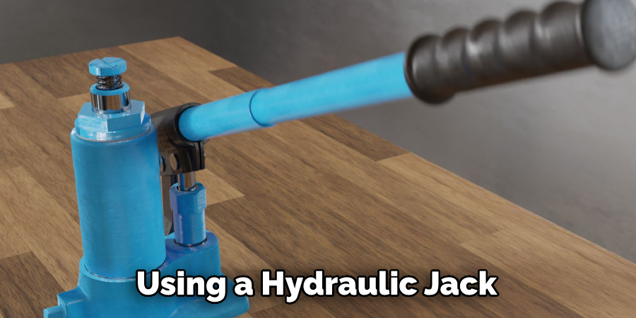 Using a Hydraulic Jack