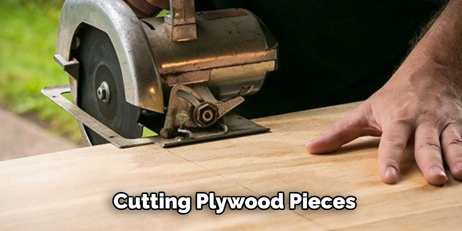 Cutting Plywood Pieces