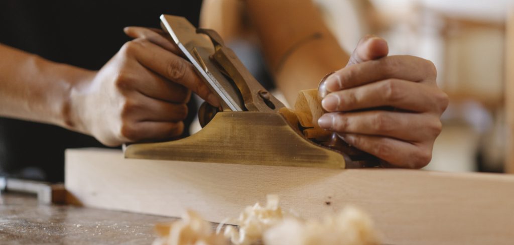 How to Use a Hand Planer to Flatten a Board