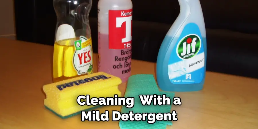 Cleaning the Chair With a Mild Detergent