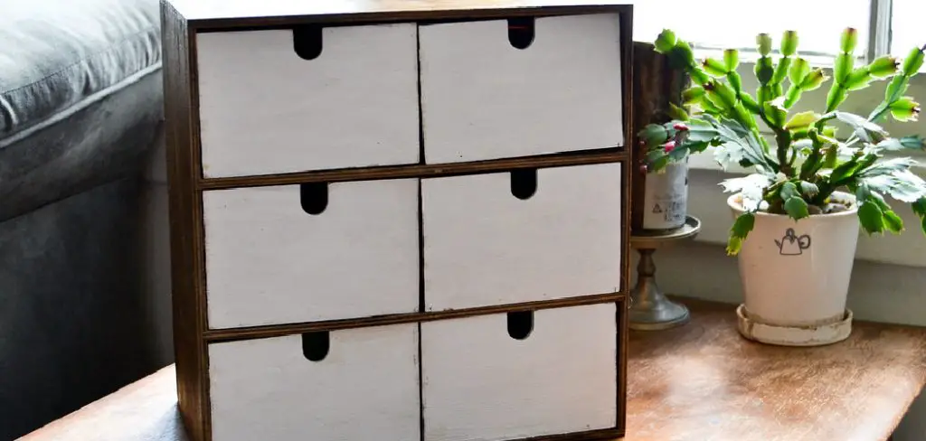 How to Paint Furniture With Latex Paint