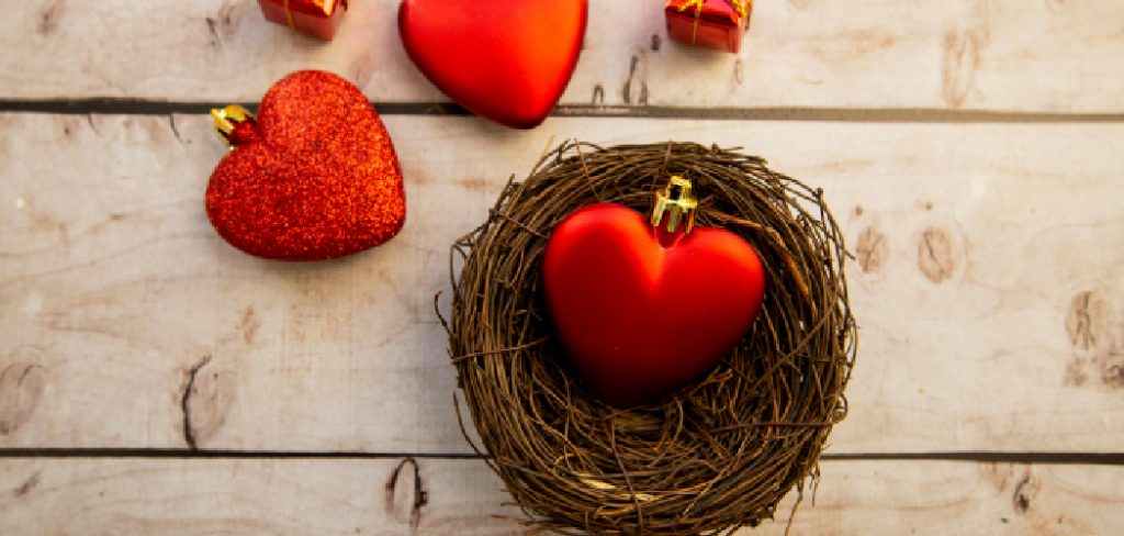 How to Decorate Wooden Hearts