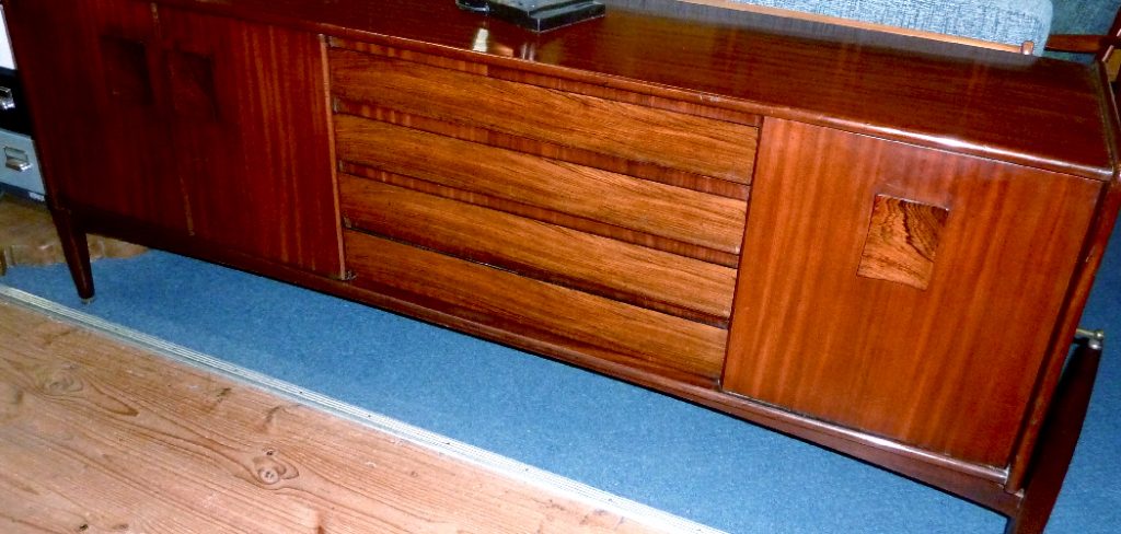 How to Identify Rosewood Furniture