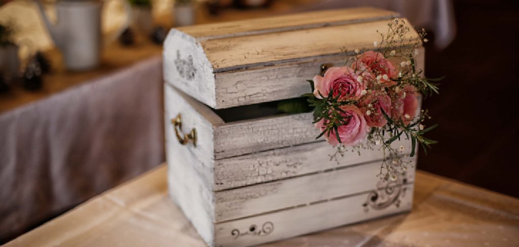 How to Decorate a Wooden Gift Box